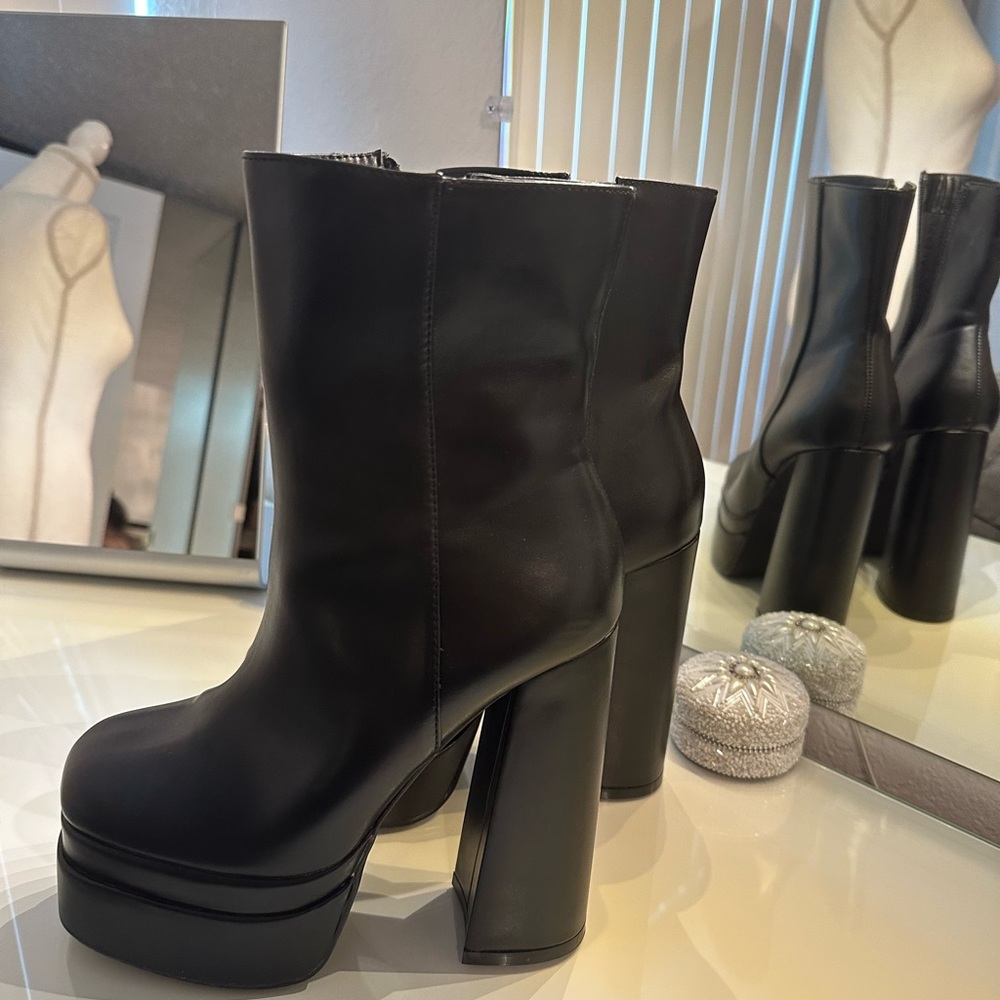 Platform Boots - Picture 3 of 4
